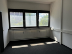 Büro- und Lagerräume im 1. OG in verkehrsgünstiger Lage / Kirchheim b. München - Fensterfront